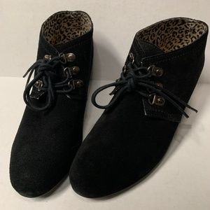 BRAND NEW KATE AND MEL BOOTIES